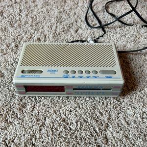 Vintage Sonic Radio Alarm Clock